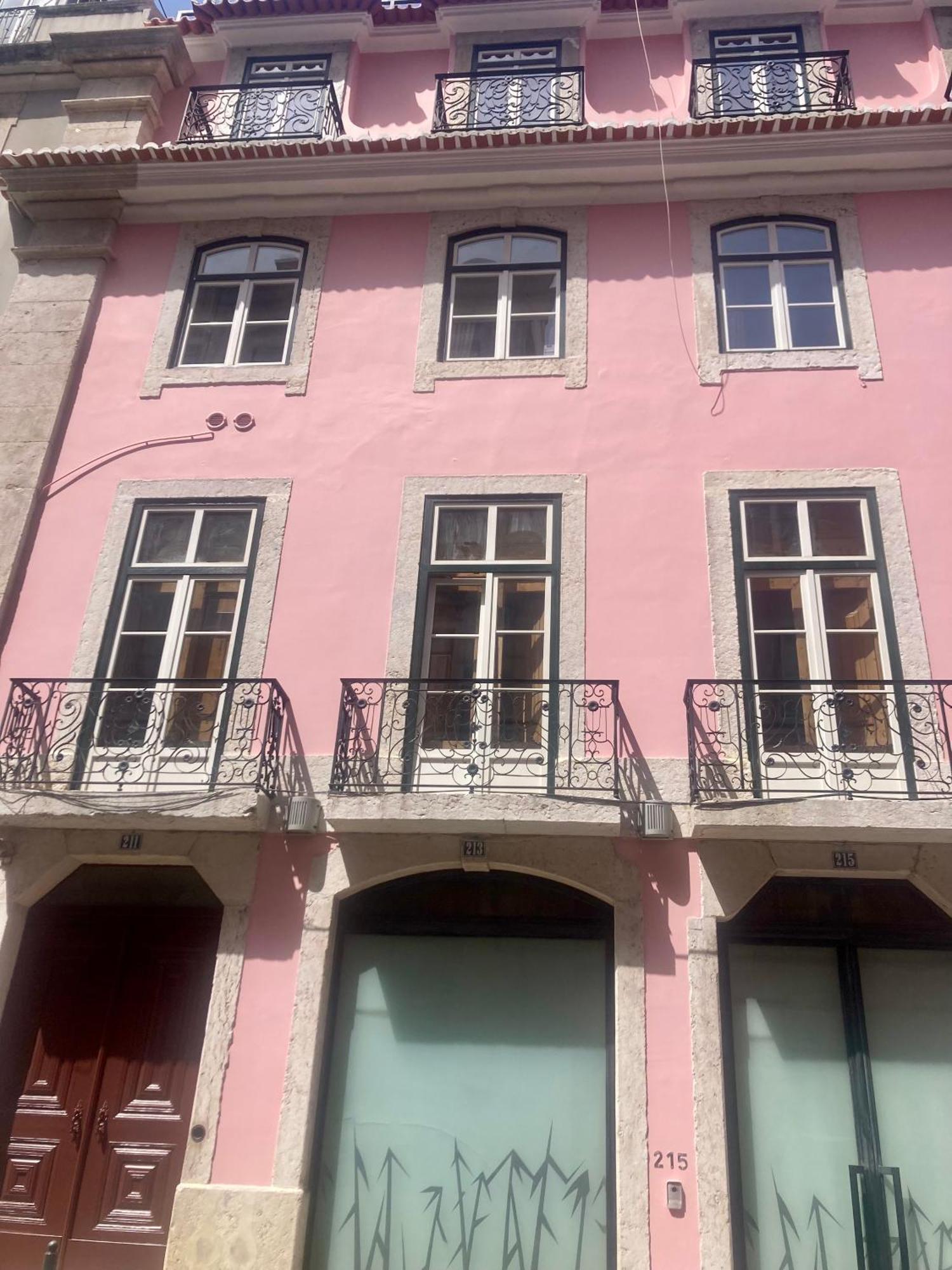 Charming In Baixa Homestay *